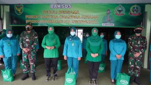 Peduli Besamo Ketua Persit KCK Koorcab Rem 042 Bantu Tenaga Kesehatan