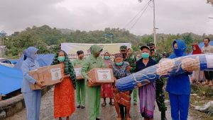 Bantuan Ketum Dharma Pertiwi Untuk Korban Gempa Disalurkan Kepada Masyarakat Mamuju