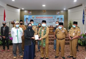 Salurkan Bantuan di Merangin, Fachrori Harap Sinergitas Pembangunan Ditingkatkan