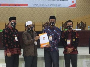 KPU Tanjab Barat Tetapkan Anwar Sadat – Hairan Sebagai Bupati dan Wakil Bupati Tanjab Barat