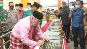 Bupati Tanjab Barat Resmikan Bank 9 Jambi di Tebing Tinggi dan Proyek Fisik Wilayah Ulu