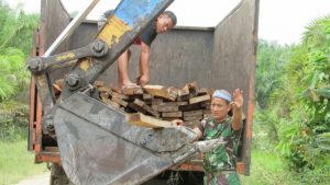 4 Titik Jembatan Di Lokasi TMMD Kodim 0415 Batanghari Gunakan Kayu Meranti dan Rengas