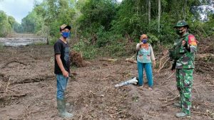 Dukung Program TMMD, Warga di Sungaiterap Relakan Lahannya Untuk Jalan Umum