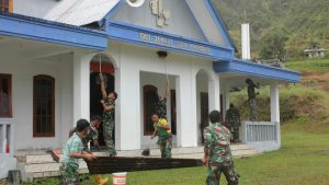 Satgas Yonif Para Raider 432 Kostrad, Bersihkan Gereja Mapenduma
