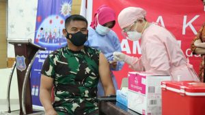 Yakinkan Publik, Dandim 0419/Tanjab Suntik Vaksin Sinovac Tahap I