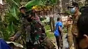 TNI dan Polri bersama Aparat Kecamatan Basmi Arena Sabung Ayam di Kota Jambi