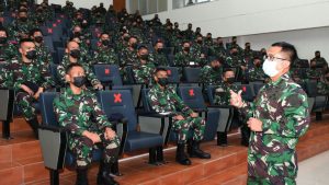 Danpusdikkes Kodiklatal Ingatkan Siswa Diklapa TNI AL Tentang Bahaya Virus Covid 19