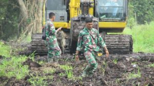 Sempat Terkendala Lahan Gambut, Pembangunan Jalan TMMD Di Sungaiterap Berhasil Buat Jalur Ekskavator