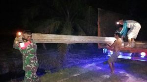 Semangat Babinsa Bersama Warga Membangun Negeri, Malam Bukan Jadi Halangan
