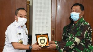 Berita Foto : Danseskoad Terima Kunjungan Gubernur Lemhanas