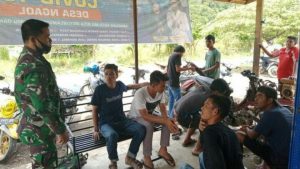 Tangkal Terjangan Covid, Babinsa ajak Warga Disiplin Prokes