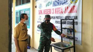 Kawal Pelaksanaan PPKM Skala Mikro, Babinsa Awasi KBM di Sekolah-Sekolah