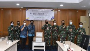 Puskes TNI Terima Donasi Material Kesehatan Covid-19