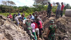 Antusias Warga Goro Bersama TNI Pasang Gorong – gorong di Lokasi TMMD Sungaiterap