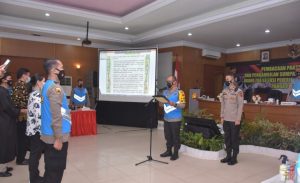 Kapolda Jambi Pimpin Apel Kesiapan Bhabinkamtibmas dan Tenaga Kesehatan Sebagai Tracer dan Vaksinator Covid-19