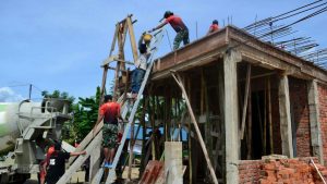 Wujud Kemanunggalan TNI dan Rakyat, Prajurit Satgasmar Ambalat Bantu pembangunan Mushola