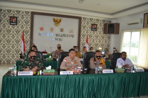 Kasiter Kolonel Arh  Mokhamad Ibnu Sukelan Hadiri Rakorsus Karhutla Se Provinsi Jambi