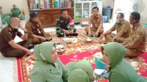 Dansatgas Dijamu Makan Siang Dengan Bebek Rendang Oleh Kades Sungaiterap Terasa “Maknyoss”