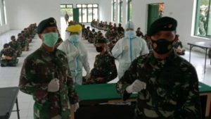 Personel Satgas TMMD Kodim 0415 Batanghari Bebas Covid -19