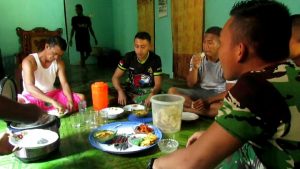 Menu Spesial Makan Siang Satgas Bersama Ortu Asuh