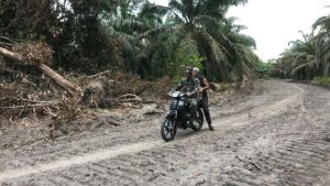 Seteguk Air Pelepas Dahaga di Lokasi TMMD