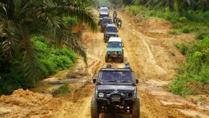 Jenderal Bintang Dua Ini Tinjau TMMD di Mekarjaya Gunakan Mobil Off Road