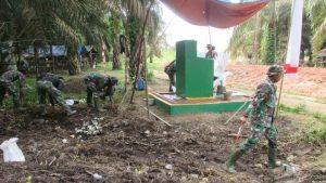 Jelang Berakhirnya Pelaksanaan TMMD, Tugu Prasasti Mulai di Bersihkan