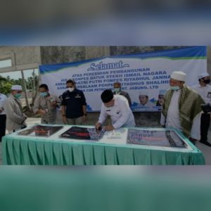 Bupati Safrial Resmikan Pembangunan Tiga Pondok Pesantren