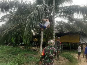 Pelebaran Jalan Terganggu, Satgas Pindahkan Kabel Listrik