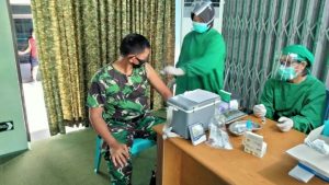 Prajurit Koramil Jambi Selatan Laksanakan Vaksinasi Serentak