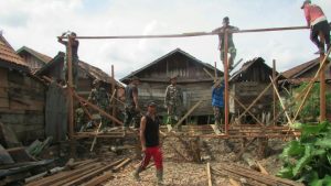 Satgas TMMD Kodim Batanghari Rehab Rumah Sulaiman Mulai Dari Nol