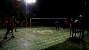 Satgas Manfaatkan Waktu Senggang Dengan Bermain Bulutangkis