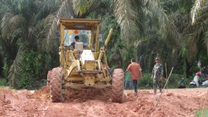 Satgas Mulai datangkan Grader untuk ratakan jalan TMMD 