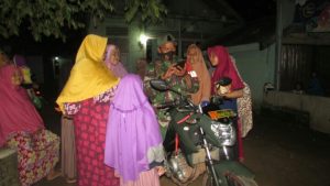 Babinsa ini Jadi rebutan emak-emak di Desa Sungaiterap