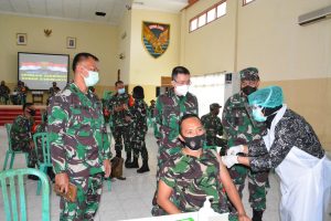 Ratusan Personel TNI Jajaran Kodam II/Swj Kembali Lakukan Serbuan Vaksinasi Covid-19
