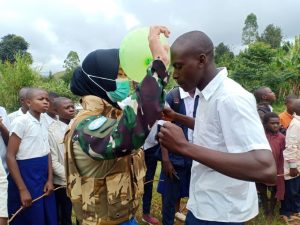 Srikandi Satgas Garuda Berbagi Keceriaan Dengan Anak-Anak di Kongo