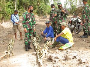 Kasiter Apresiasi Warga Sungaiterap bergotong royong bersama Satgas TMMD
