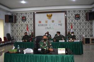 Danrem Gelar Vicon Terkait Vaksinasi Bersama Dansat jajaran Korem 042