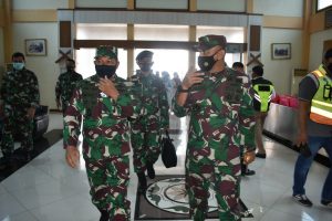 Danrem 042/Gapu Sambut Kedatangan Aslat Kasad di Bandara Sultan Thaha Jambi