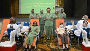 Meriahkan HUT ke-75, Persit KCK PCBS Seskoad Lakukan Donor Darah