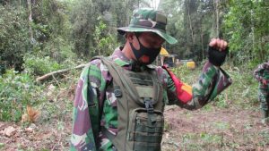 Prajurit ini Taat Ibadah meski Sedang Melaksanakan Program TMMD