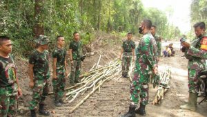 Kasiter Ingatkan Prajurit Satgas TMMD Kodim Batanghari Jaga Kesehatan dan Terapkan Prokes