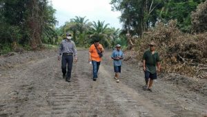 Kapanrem tinjau pengerjaan jalan penghubung dua desa Program TMMD Kodim Batanghari