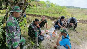 Potret Keakraban TNI dan Warga Sungaiterap di TMMD Kodim Batanghari