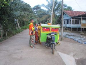 Melintas di Lokasi TMMD, Pedagang Sate Banjir Rezeki
