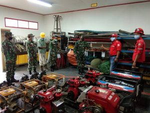 Antisipasi Karhutla, Danramil Tungkal Ulu Cek Alat Pemadam Kebakaran di Distrik IV PT. WKS