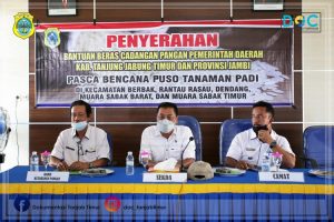 Pemkab Tanjab Timur Serahkan Beras Cadangan Pangan