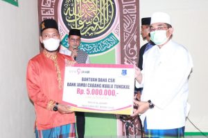 Kunjungi Suban dalam Rangkaian Safari Ramadhan, Bupati Tanjab Barat Berikan Santunan