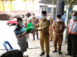 Walikota Jambi Syarif Fasha, Jelang Imlek Berikan Bantuan Kepada Keluarga Tionghoa,