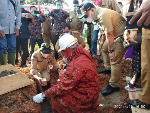 Bupati Muarojambi Letakkan Batu Pertama Pembangunan SMA Desa Suko Awin Jaya